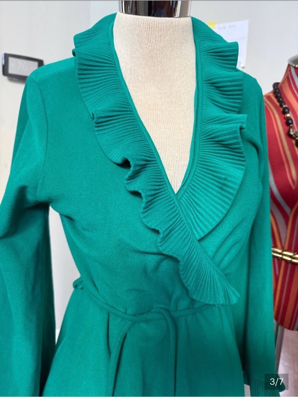 Vintage Ruffled Edge Maxi Robe - Picture 4 of 11